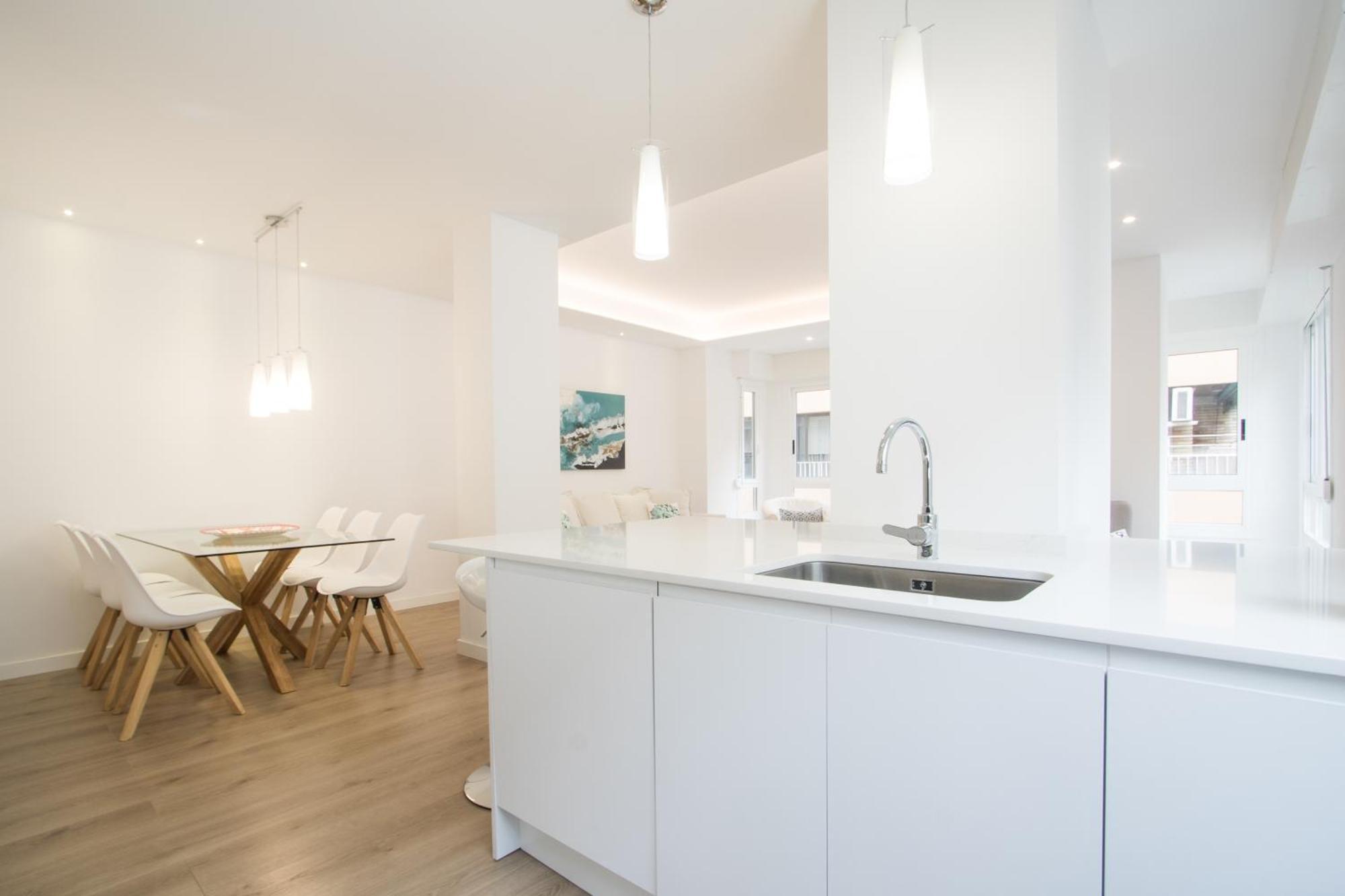 4 Bedroom/3 Baths W/ Ac In Near Beach! アリカンテ エクステリア 写真